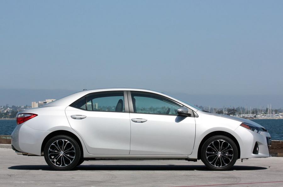  Toyota Corolla 2014 года  (фото 74 из 212)